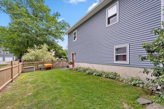 13 Hillside Circle, Essex, VT 05452