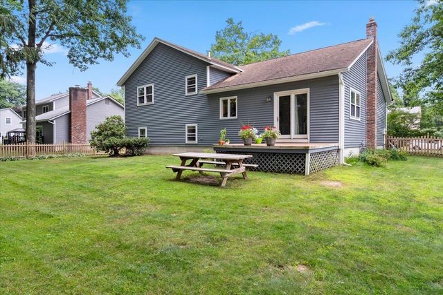 13 Hillside Circle, Essex, VT 05452
