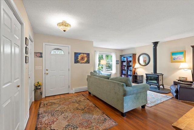 13 Hillside Circle, Essex, VT 05452