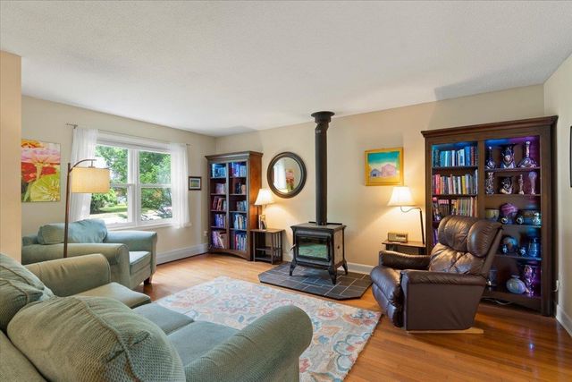 13 Hillside Circle, Essex, VT 05452