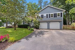 13 Hillside Circle, Essex, VT 05452