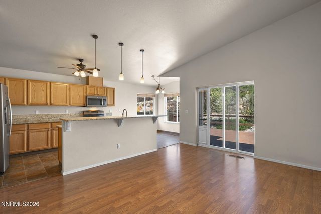 889 S University Park Loop, Reno, NV 89512
