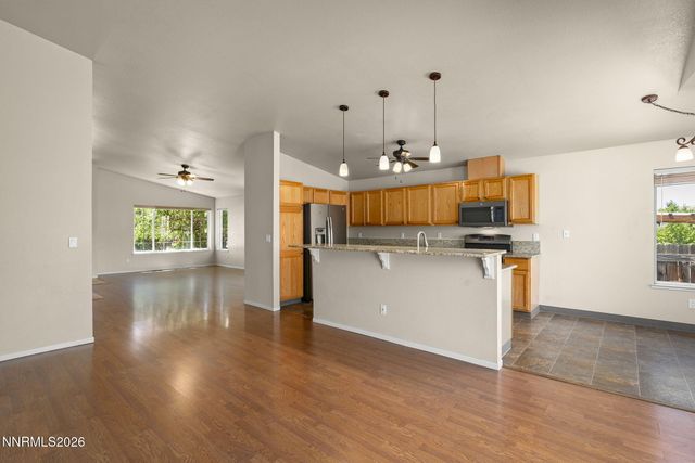 889 S University Park Loop, Reno, NV 89512