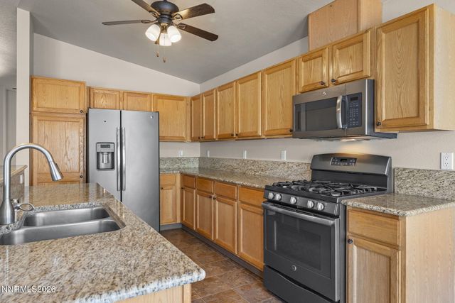 889 S University Park Loop, Reno, NV 89512