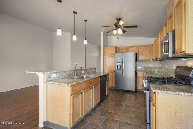 889 S University Park Loop, Reno, NV 89512