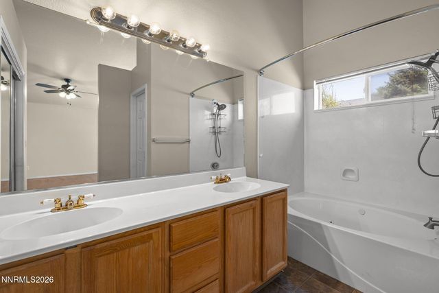 889 S University Park Loop, Reno, NV 89512