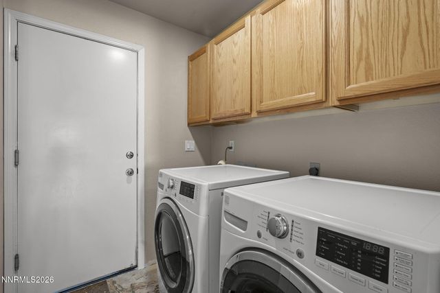 889 S University Park Loop, Reno, NV 89512