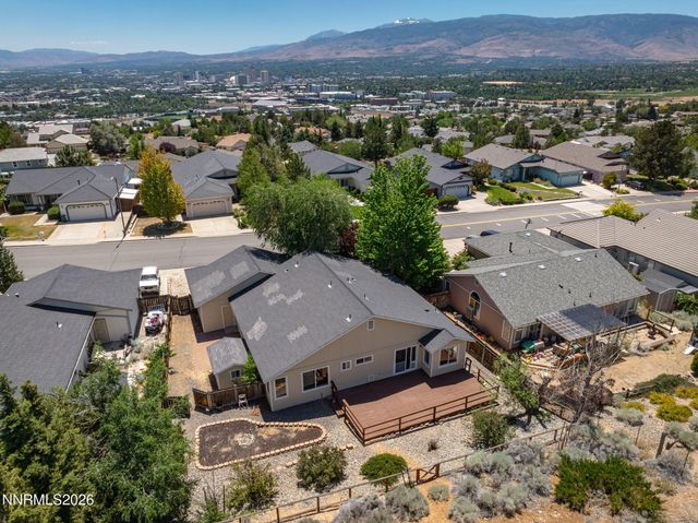 889 S University Park Loop, Reno, NV 89512