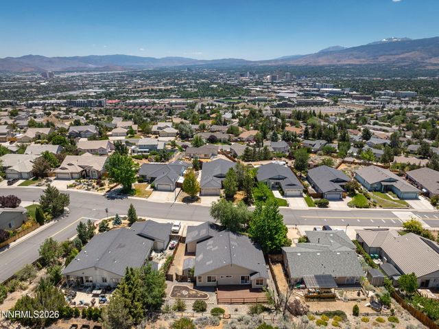 889 S University Park Loop, Reno, NV 89512