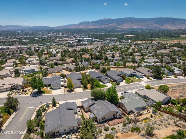 889 S University Park Loop, Reno, NV 89512