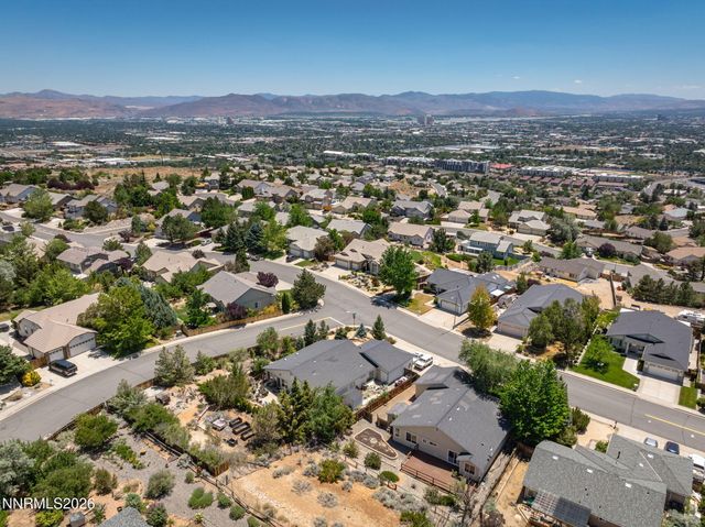 889 S University Park Loop, Reno, NV 89512