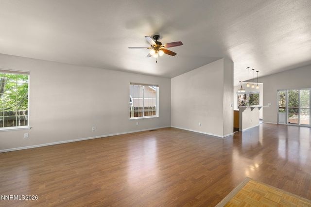889 S University Park Loop, Reno, NV 89512