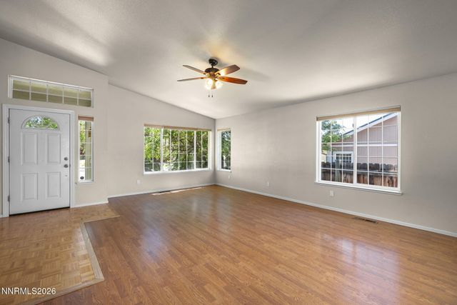 889 S University Park Loop, Reno, NV 89512