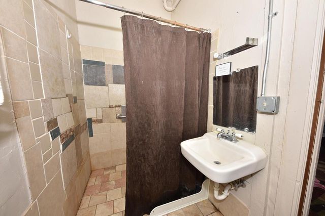 1016 N 29th STREET, Milwaukee, WI 53208