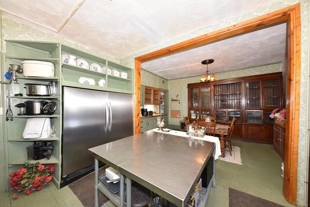 1016 N 29th STREET, Milwaukee, WI 53208