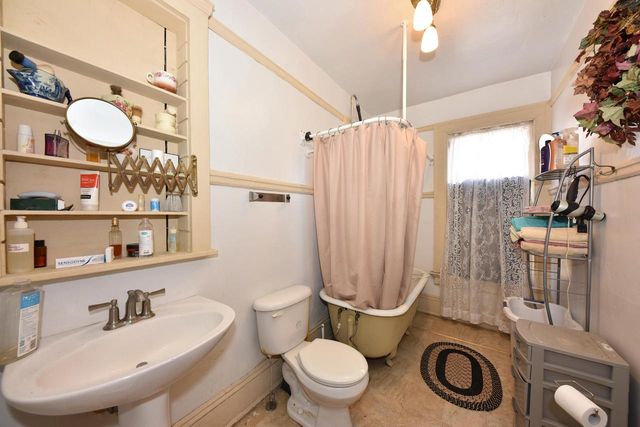 1016 N 29th STREET, Milwaukee, WI 53208