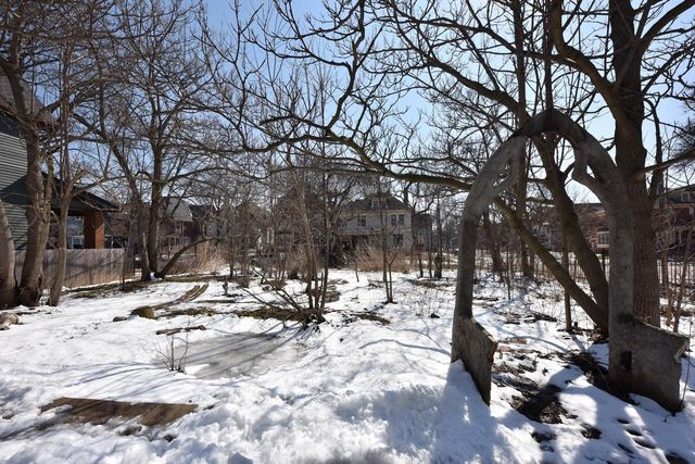 1016 N 29th STREET, Milwaukee, WI 53208