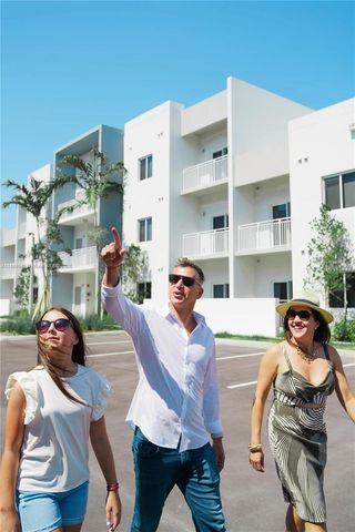 610 NE 2nd St 301, Dania Beach, FL 33004