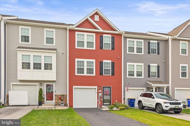 96 AYRSHIRE DR, Hanover, PA 17331