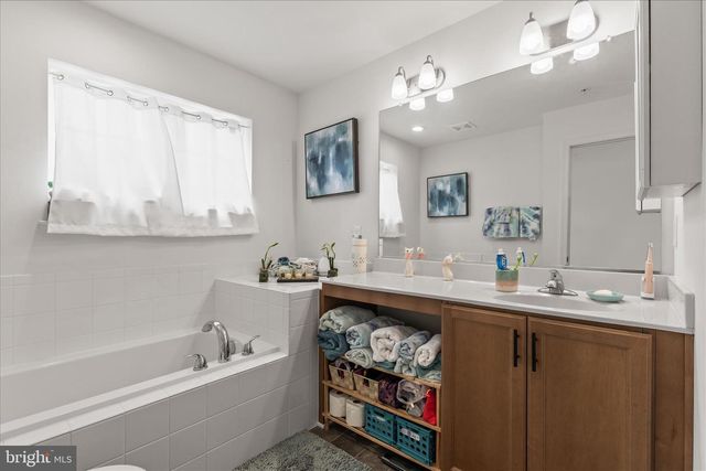96 AYRSHIRE DR, Hanover, PA 17331