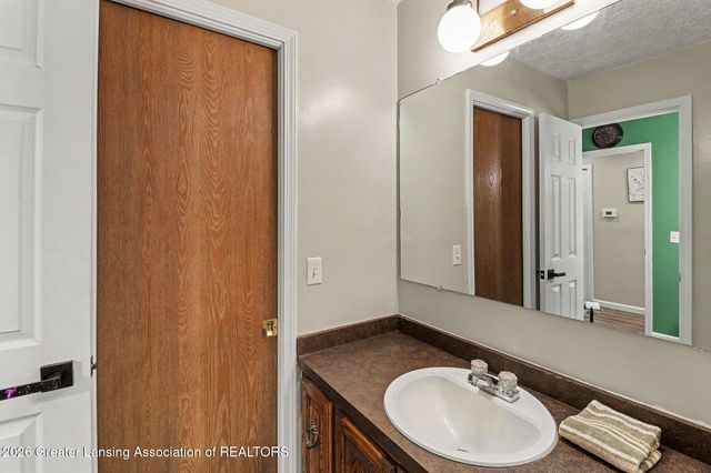 4266 Park Lane, Holt, MI 48842