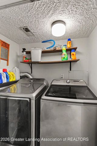 4266 Park Lane, Holt, MI 48842