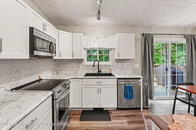 4266 Park Lane, Holt, MI 48842
