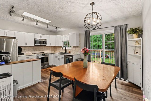 4266 Park Lane, Holt, MI 48842