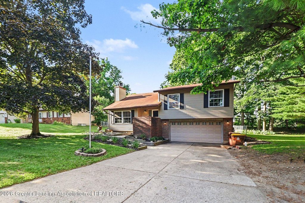 4266 Park Lane, Holt, MI 48842