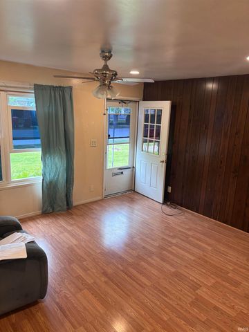 1535 Monroe Street, Rochester, IN 46975
