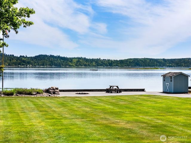 41 NE Sundstrom Road, Belfair, WA 98528
