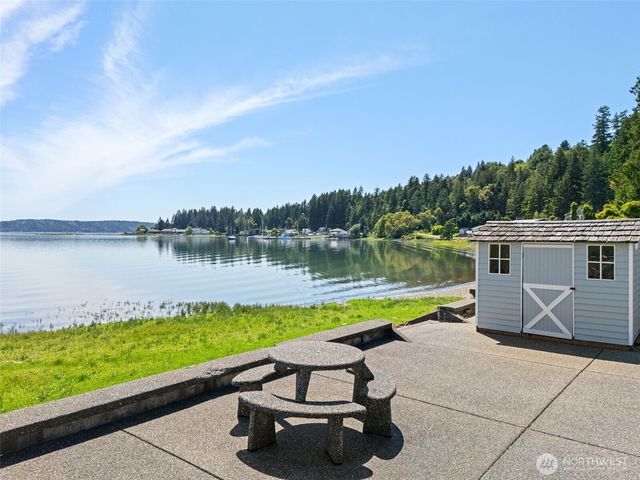41 NE Sundstrom Road, Belfair, WA 98528