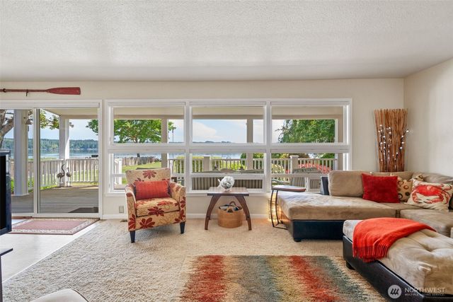 41 NE Sundstrom Road, Belfair, WA 98528