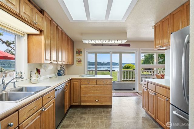 41 NE Sundstrom Road, Belfair, WA 98528