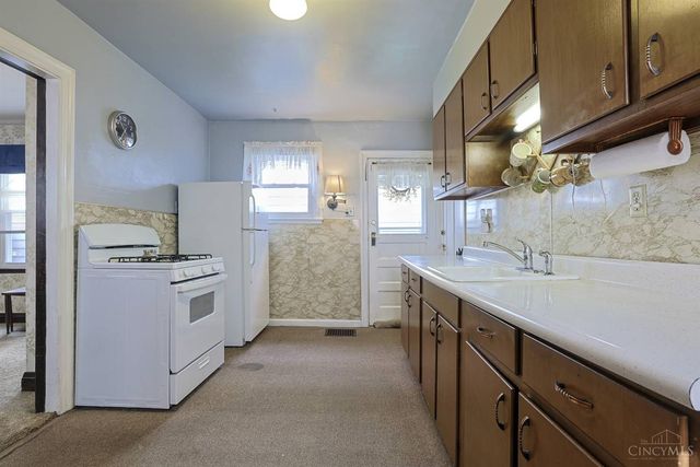 708 E Ross Avenue, St Bernard, OH 45217