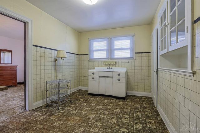 708 E Ross Avenue, St Bernard, OH 45217