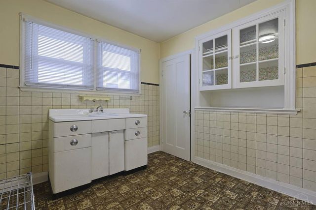708 E Ross Avenue, St Bernard, OH 45217