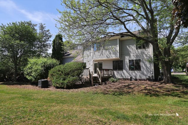 4002 Acacia Drive, Crystal Lake, IL 60012