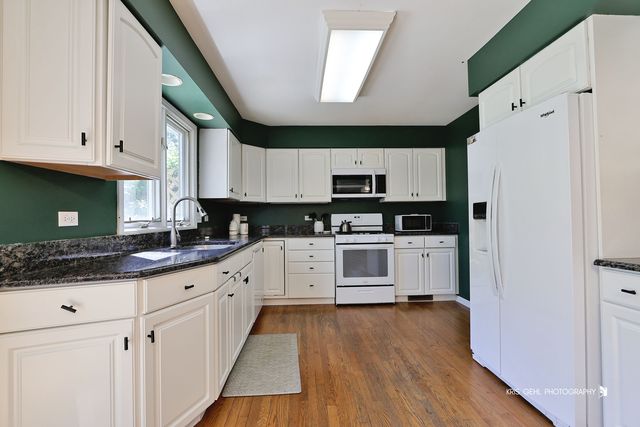 4002 Acacia Drive, Crystal Lake, IL 60012