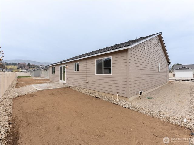 86 Salmon Drive, Wenatchee, WA 98801