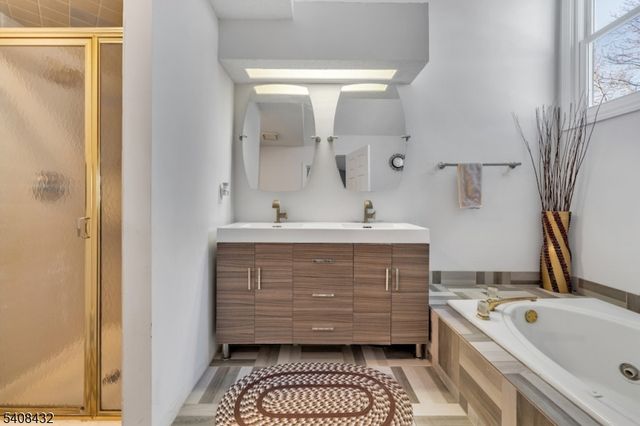 130 Magee Ct 130, East Brunswick Twp., NJ 08816