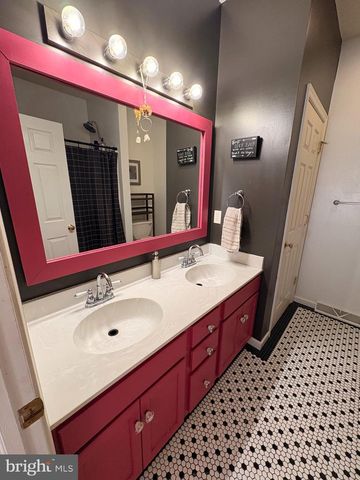1053 HAMMON AVE, Ephrata, PA 17522