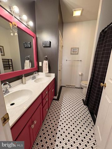 1053 HAMMON AVE, Ephrata, PA 17522