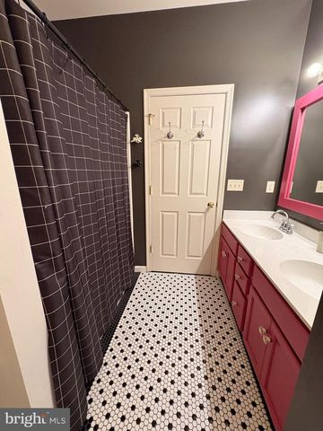 1053 HAMMON AVE, Ephrata, PA 17522