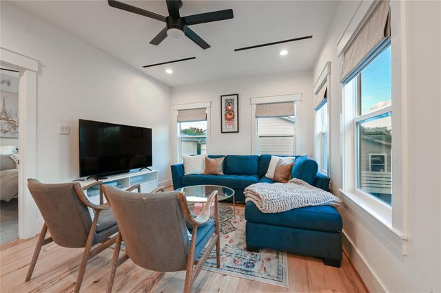 1512 Ashland Street, Houston, TX 77008