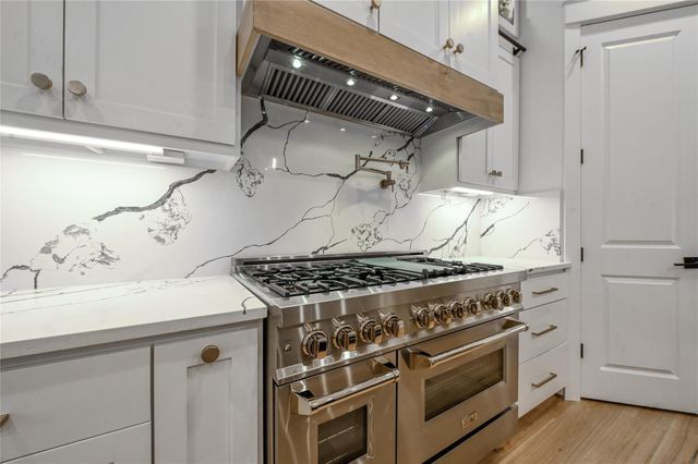 1512 Ashland Street, Houston, TX 77008