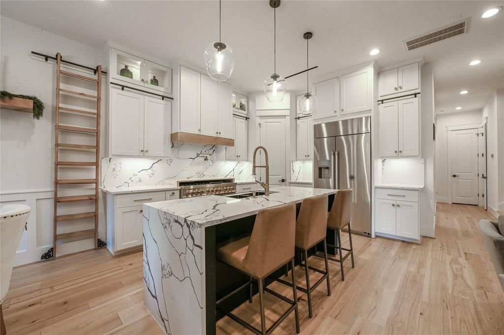 1512 Ashland Street, Houston, TX 77008