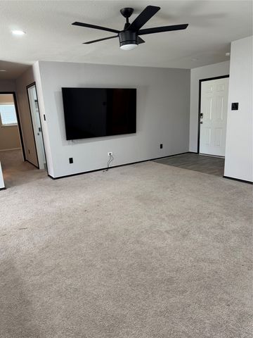 102 Rock Creek Lane, Terrell, TX 75160