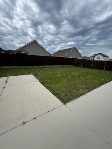 102 Rock Creek Lane, Terrell, TX 75160