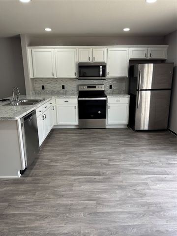 102 Rock Creek Lane, Terrell, TX 75160